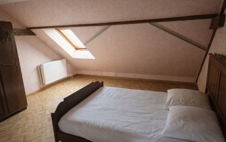 Maison ROLBING (57720)  240 m2 138 000 € 