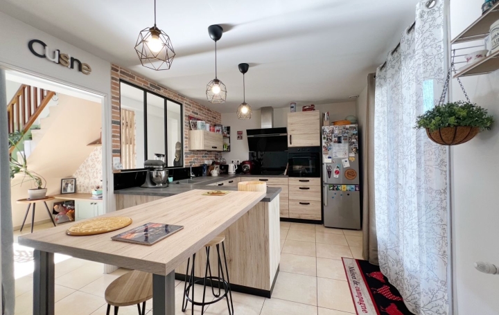 Maison CRISSEY (71530)  138 m2 284 900 € 