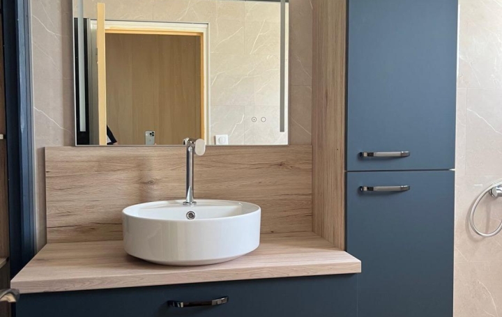 Autre CHALON-SUR-SAONE (71100)  184 m2 252 000 € 