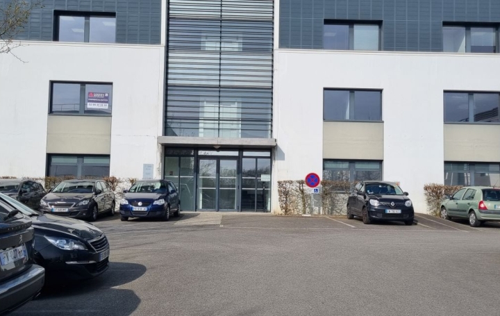 Local commercial CHARTRES-DE-BRETAGNE (35131)  193 m2 315 000 € 