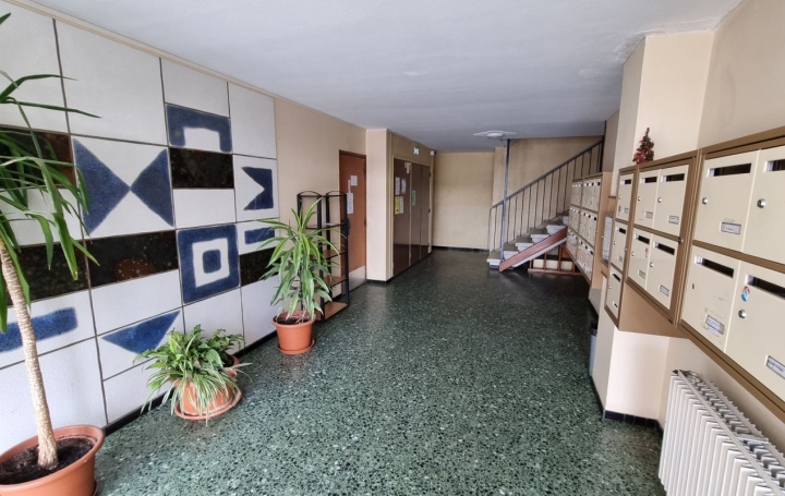 4 Pièces CHALON-SUR-SAONE (71100)  66 m2 72 000 € 