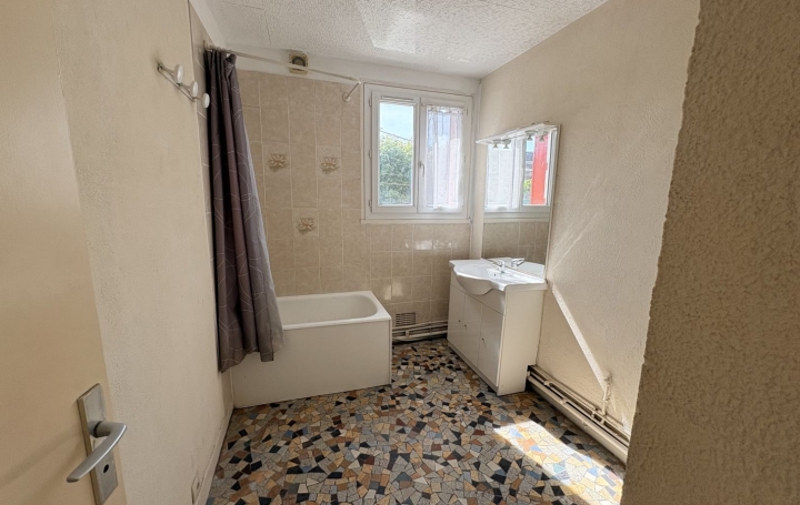 Maison CHAUMONT (89340)  80 m2 123 000 € 