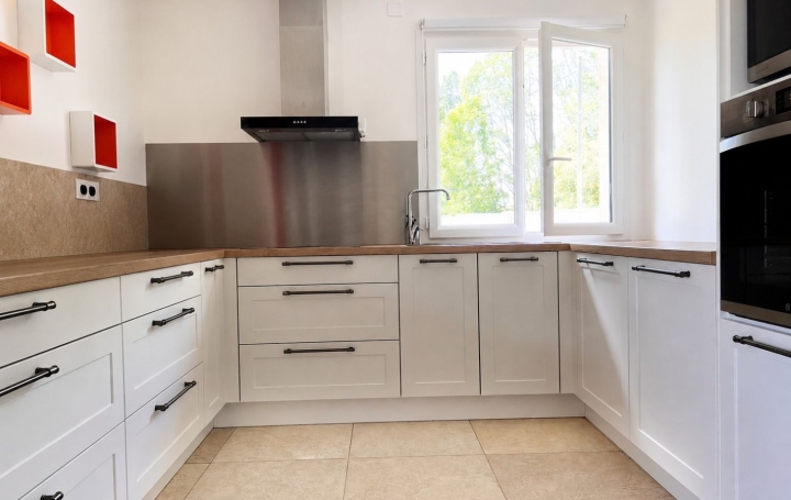 Maison BANTANGES (71500)  255 m2 372 000 € 
