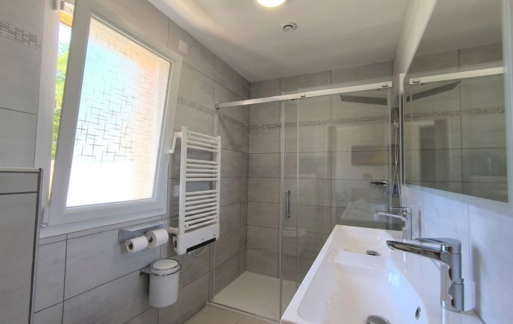 Maison LOUHANS (71500)  255 m2 372 000 € 