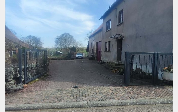 Maison ROLBING (57720)  180 m2 294 000 € 
