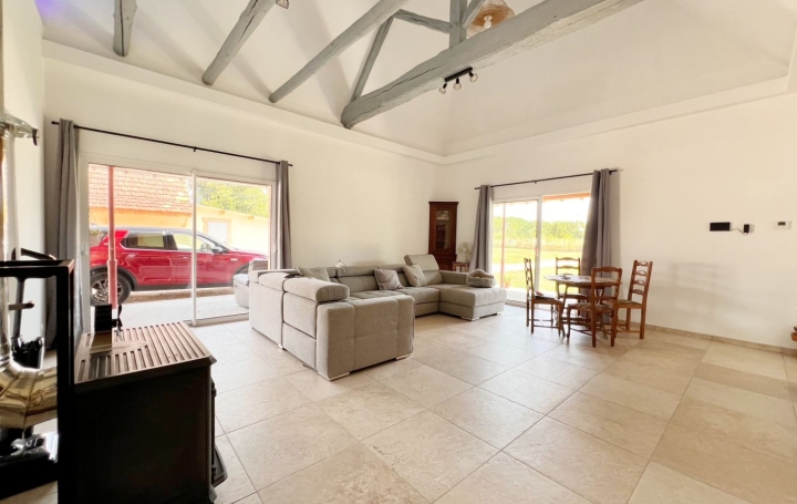 Maison CUISERY (71290)  255 m2 372 000 € 