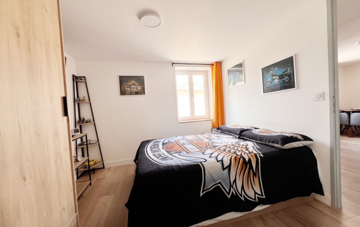 Maison CUISERY (71290)  255 m2 372 000 € 