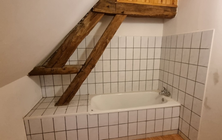 Maison CHALON-SUR-SAONE (71100)  200 m2 137 000 € 