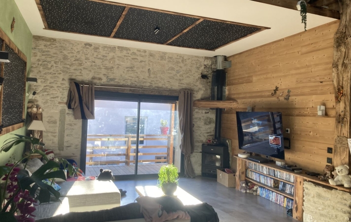 Maison BASSY (74910)  242 m2 421 200 € 