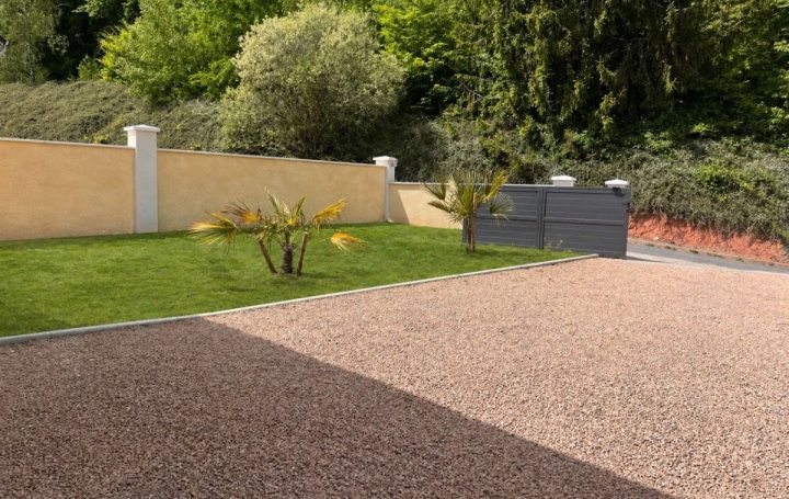 Maison CHALON-SUR-SAONE (71100)  102 m2 179 800 € 