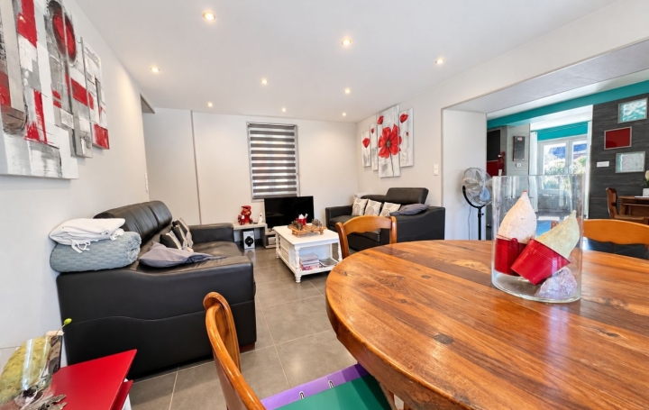 Maison SAINT-AMBREUIL (71240)  145 m2 304 000 € 
