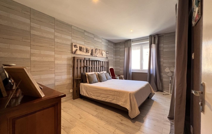 Maison SAINT-AMBREUIL (71240)  145 m2 304 000 € 