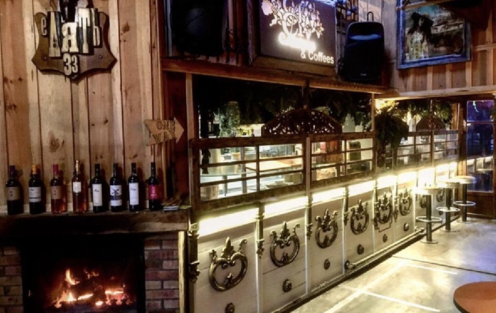 Réseau Immo-diffusion : Local commercial  VENDAYS-MONTALIVET  131 m2 157 500 € 