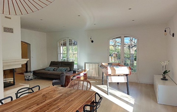 Réseau Immo-diffusion : Maison  SAINT-GERMAIN-DU-PUCH  170 m2 540 000 € 