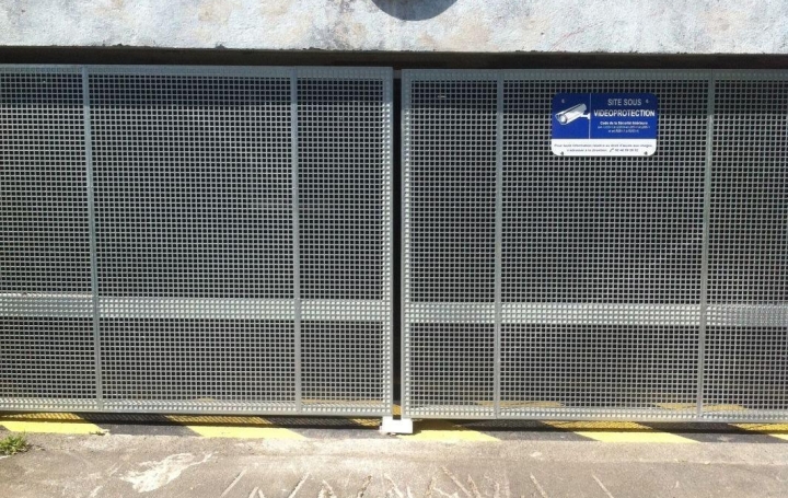 Réseau Immo-diffusion : Garage  NANTES  15 m2 95 € 