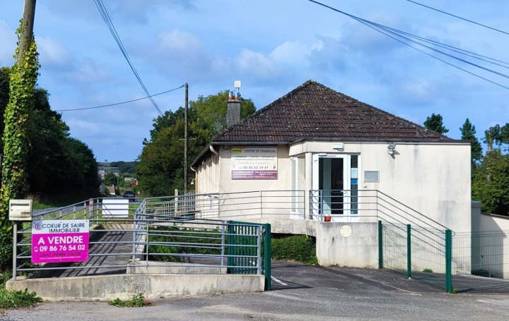 Réseau Immo-diffusion : Local commercial  CRASVILLE  323 m2 190 800 € 