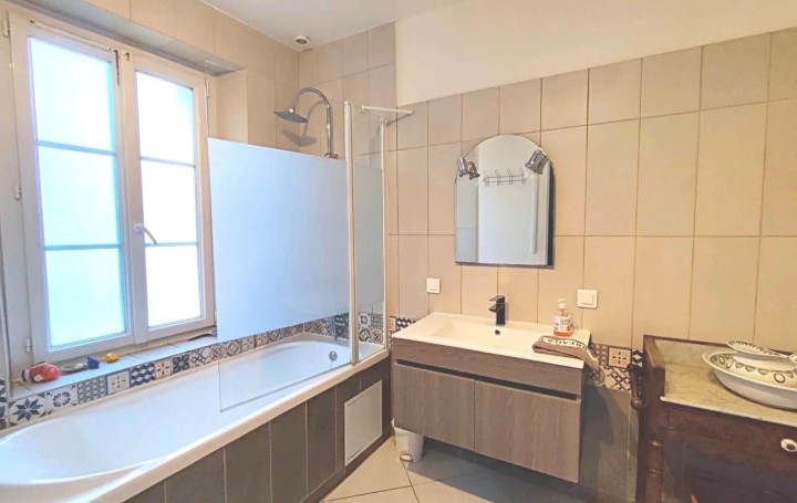 Maison SAINT-PIERRE-EGLISE (50330)  130 m2 221 550 € 