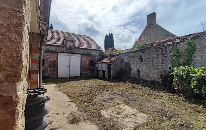 Maison SAINT-PIERRE-EGLISE (50330)  106 m2 180 200 € 