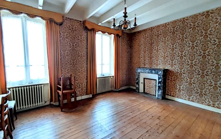 Maison SAINT-PIERRE-EGLISE (50330)  106 m2 180 200 € 