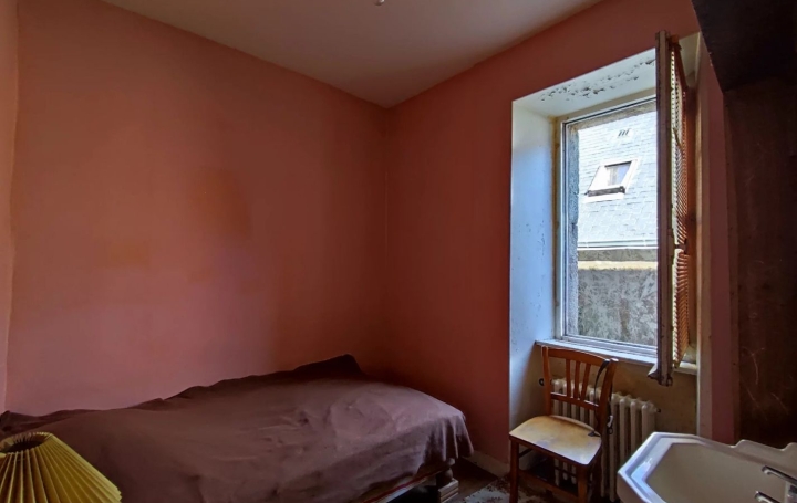 Maison SAINT-PIERRE-EGLISE (50330)  77 m2 96 750 € 