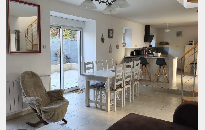 Maison QUETTEHOU (50630)  70 m2 250 500 € 