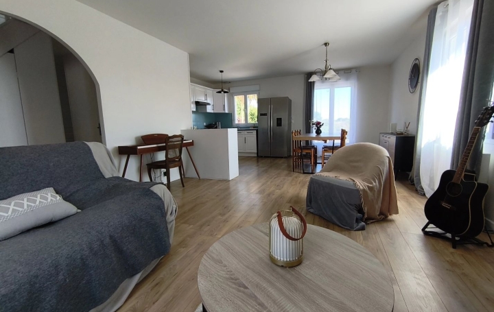 Maison BRILLEVAST (50330)  104 m2 293 290 € 