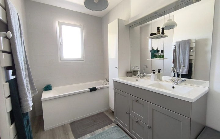Maison BRILLEVAST (50330)  104 m2 293 290 € 