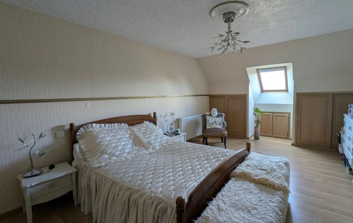 Maison REVILLE (50760)  161 m2 367 500 € 