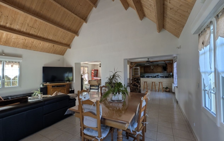 Maison REVILLE (50760)  161 m2 367 500 € 