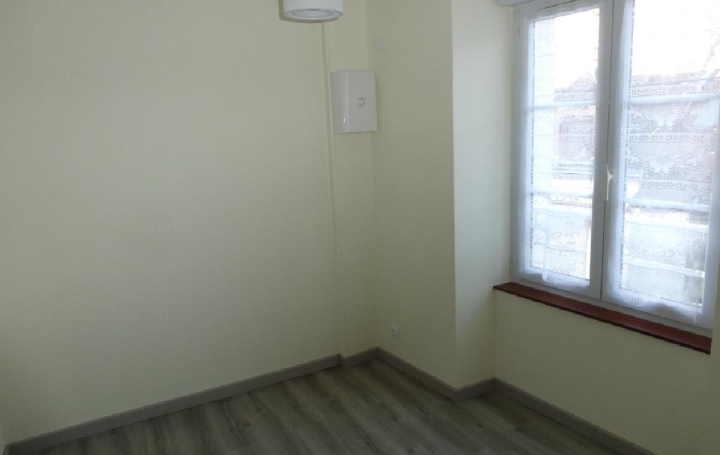 2 Pièces LA LOUPE (28240)  43 m2 380 € 