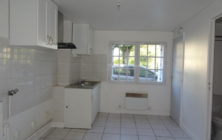 1 Pièce LA LOUPE (28240)  30 m2 360 € 