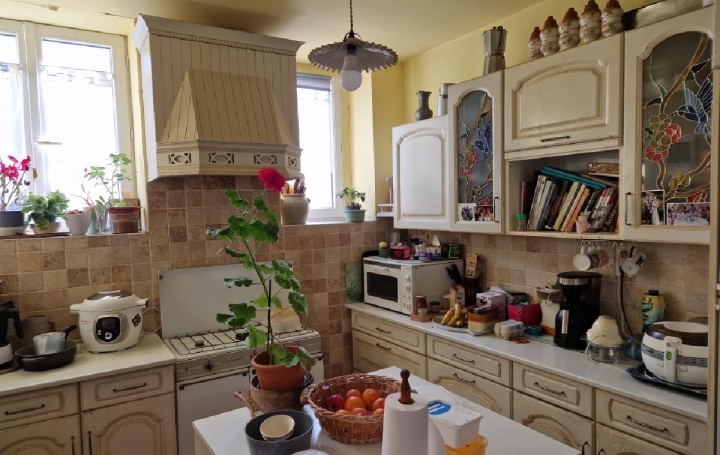 Maison BELHOMERT-GUEHOUVILLE (28240)  203 m2 96 300 € 