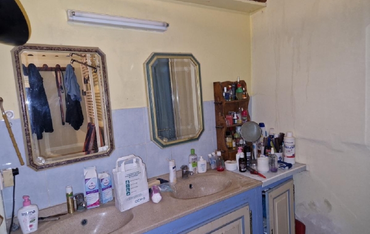 Maison BELHOMERT-GUEHOUVILLE (28240)  203 m2 96 300 € 