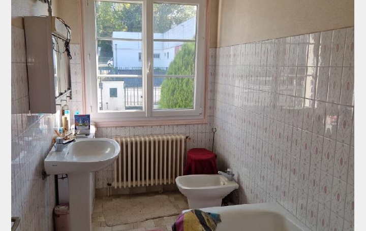 Maison LA LOUPE (28240)  145 m2 180 000 € 