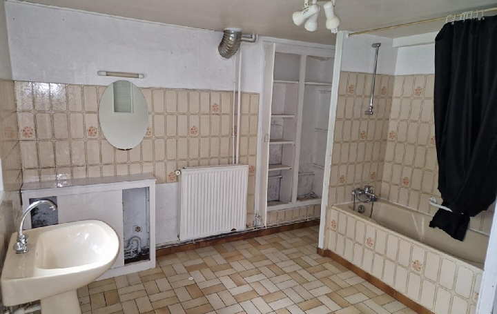 Maison LA LOUPE (28240)  100 m2 86 400 € 