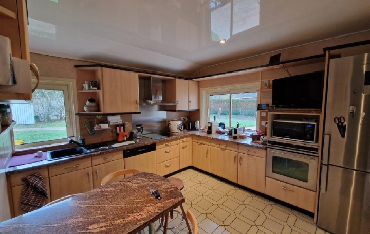 Maison BELHOMERT-GUEHOUVILLE (28240)  181 m2 220 480 € 