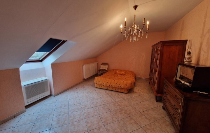 Maison BELHOMERT-GUEHOUVILLE (28240)  181 m2 220 480 € 