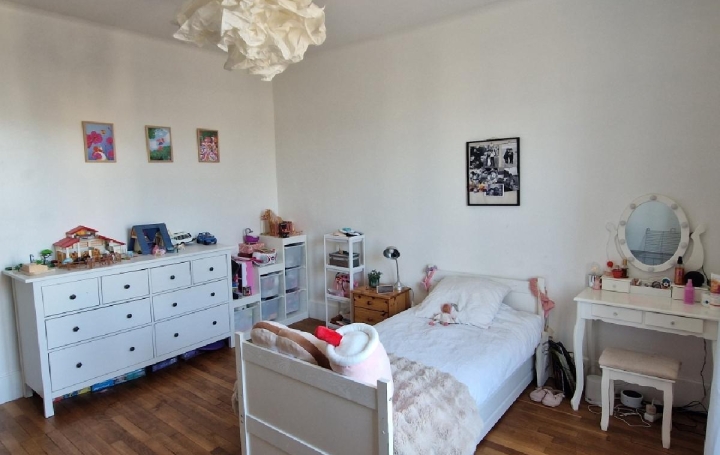 Maison LA LOUPE (28240)  236 m2 357 000 € 