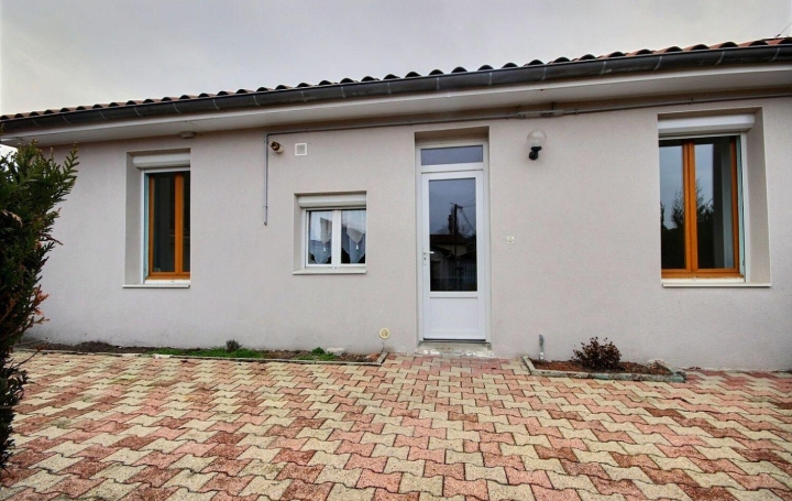 Réseau Immo-diffusion : Maison  VEAUCHE  70 m2 890 € 