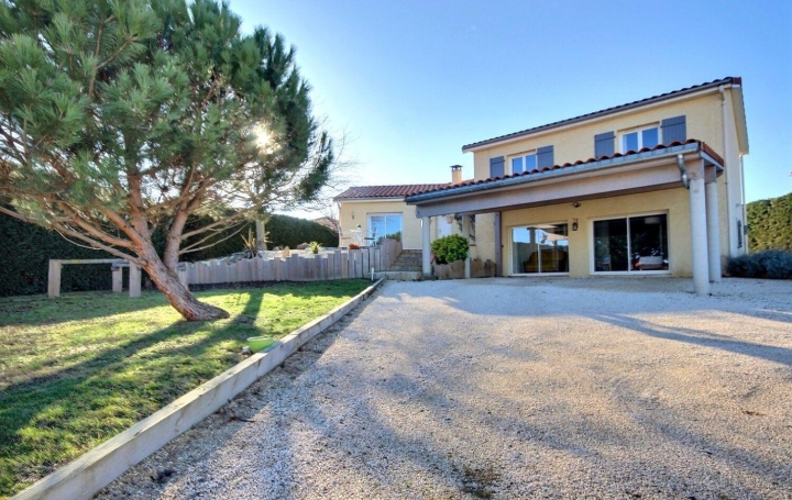 Maison / Villa LEZIGNEUX (42600) 178 m<sup>2</sup> 497 000 € 
