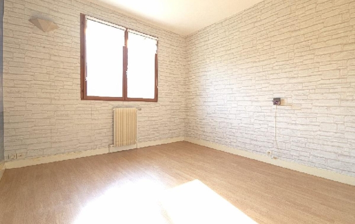 Maison NOGENT-SUR-OISE (60180)  78 m2 240 000 € 