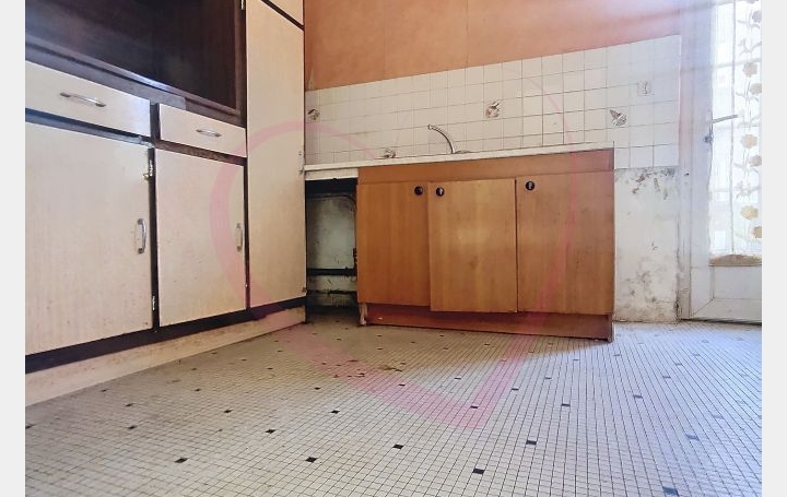 Maison BEAUPREAU-EN-MAUGES (49600)  155 m2 85 000 € 