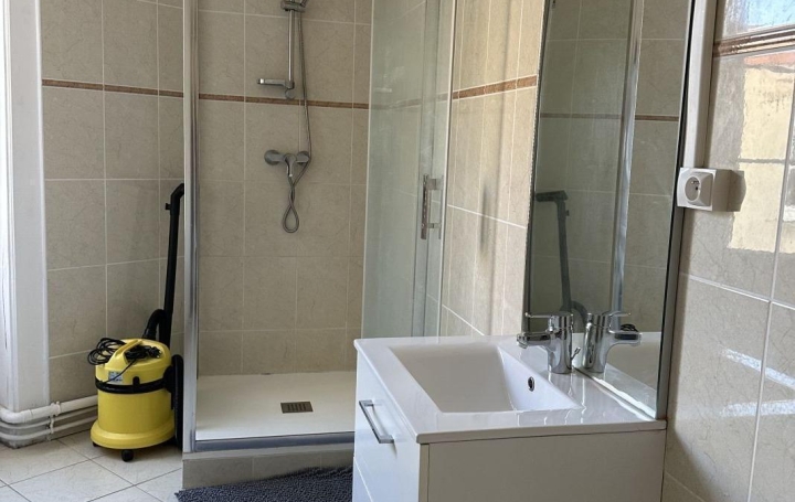 3 Pièces SAINT-ETIENNE (42000)  60 m2 580 € 