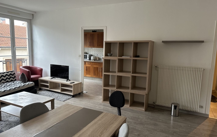 4 Pièces SAINT-ETIENNE (42000)  85 m2 720 € 