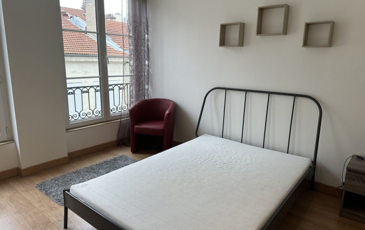 4 Pièces SAINT-ETIENNE (42000)  85 m2 720 € 