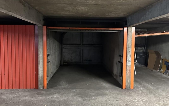 Garage SAINT-ETIENNE (42000)  13 m2 11 500 € 