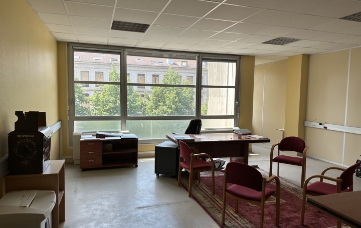 Activité commerciale SAINT-ETIENNE (42100)  105 m2 53 500 € 