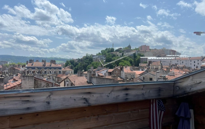 6 Pièces SAINT-ETIENNE (42000)  149 m2 345 000 € 