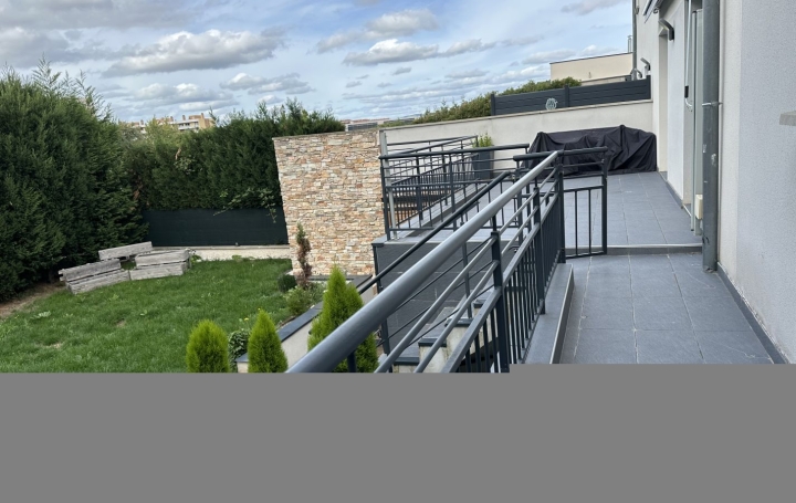 Villa SAINT-ETIENNE (42100)  230 m2 355 000 € 