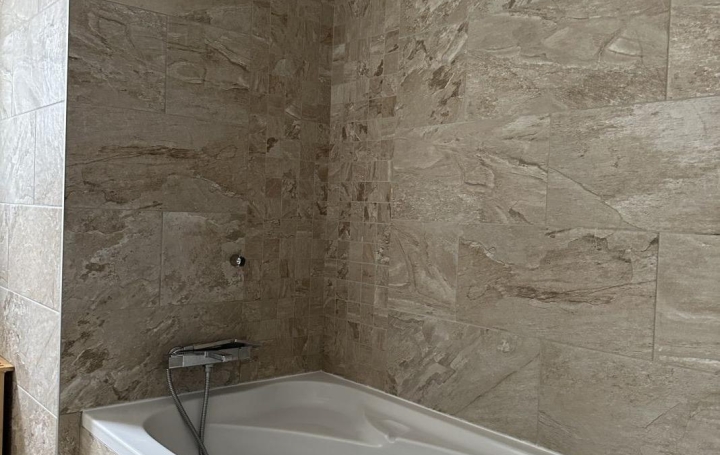 Villa SAINT-ETIENNE (42100)  230 m2 355 000 € 